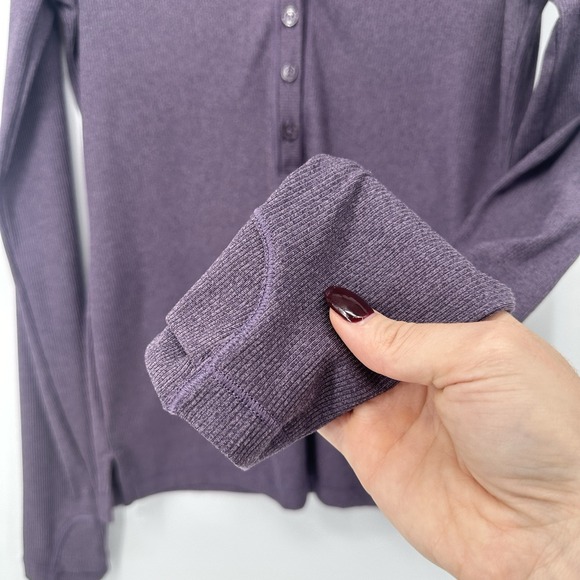 Athleta Uptempo Ribbed Henley Long Sleeve Shirt Womens Size XS Purple Top - Picture 6 of 10